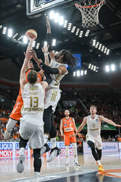 入巨资在联 入巨资在联